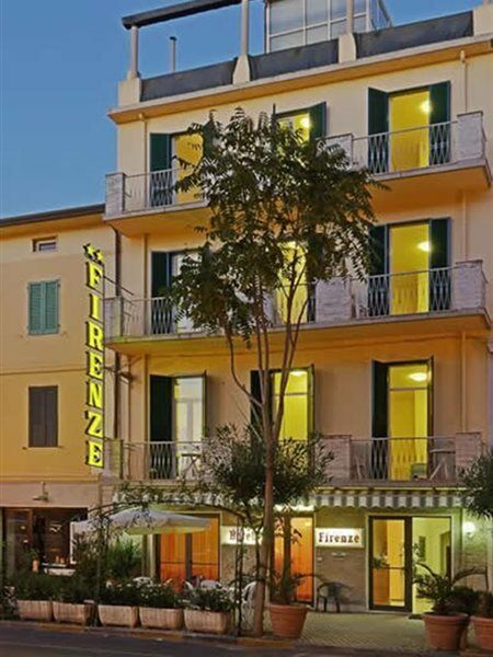 Hotel Firenze Viareggio Exteriör bild